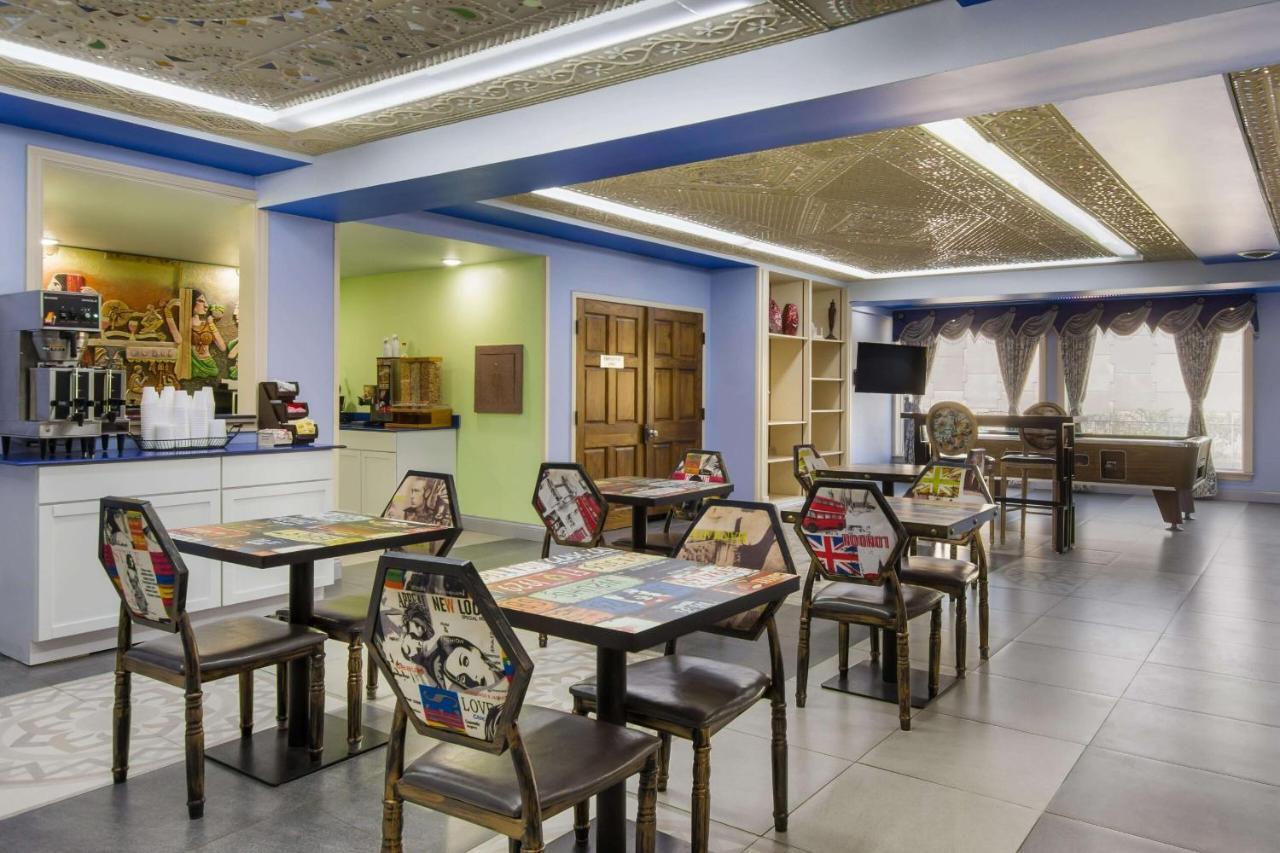 One Life Studio And 2* Evansville